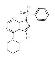 7-苯磺酰基-5-溴-4-哌啶-1-基-7H-吡咯并[2,3-d]嘧啶结构式