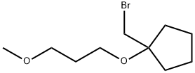 1-(溴甲基)-1-(3-甲氧基丙氧基)环戊烷结构式