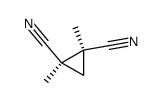 cis-1,2-dicyano-1,2-dimethylcyclopropane结构式