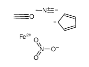 [Fe(η5-C5H5)(CO)(CNMe)(NO3)]结构式