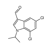 5,7-dichloro-1-(propan-2-yl)-1H-indole-3-carboxaldehyde结构式