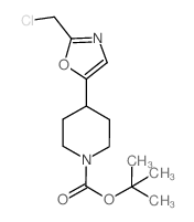 tert-butyl 4-(2-(chloromethyl)oxazol-5-yl)piperidine-1-carboxylate结构式