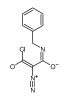 3-(benzylamino)-1-chloro-2-diazonio-3-oxoprop-1-en-1-olate结构式