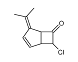 7-chloro-4-propan-2-ylidenebicyclo[3.2.0]hept-2-en-6-one结构式
